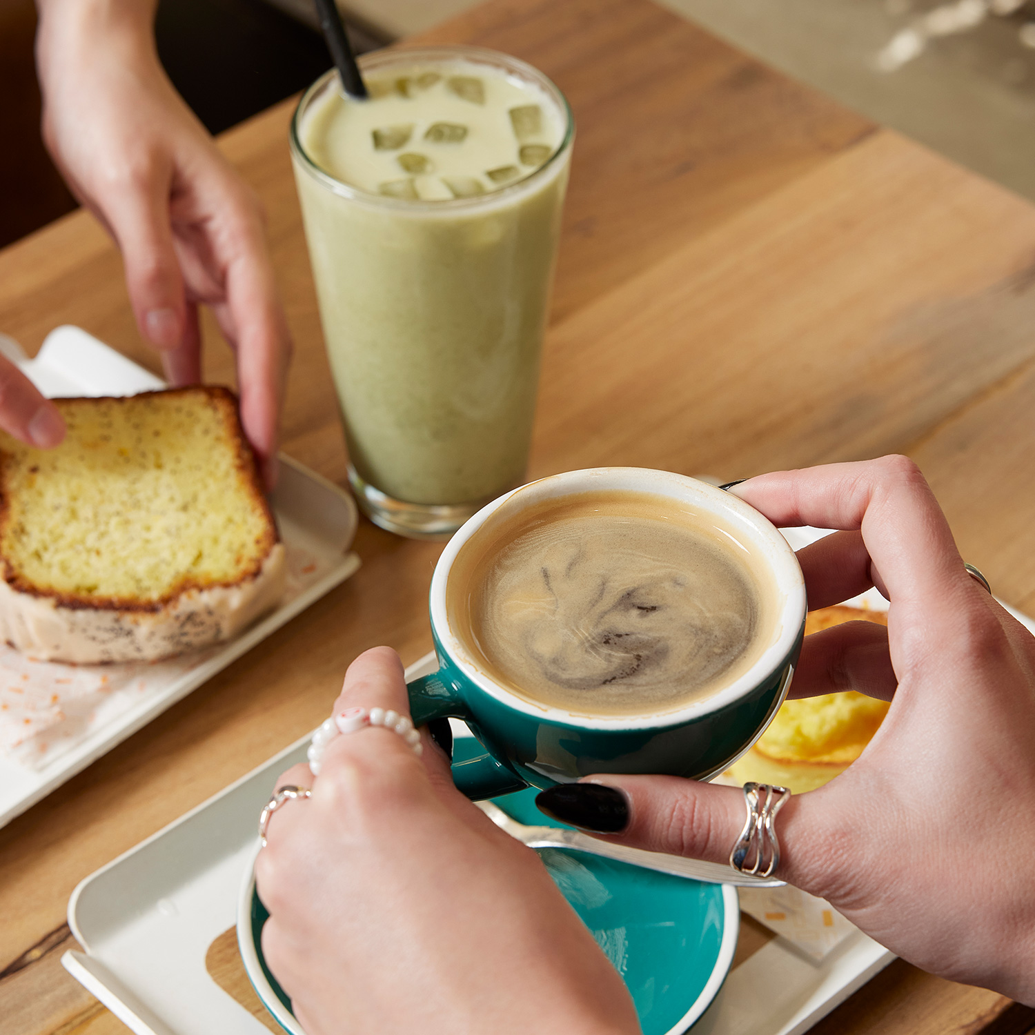 SÃO Medialunas & Café | Luro MDQ